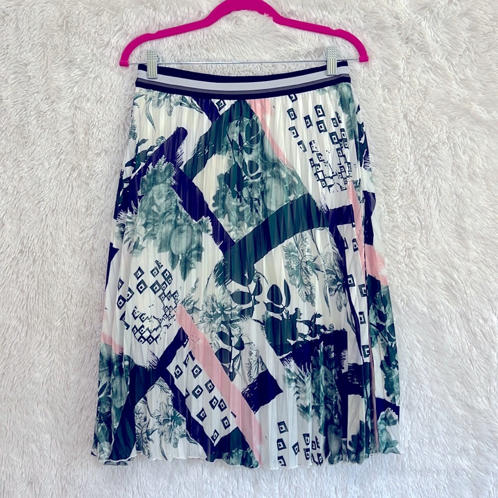 KIIND OF women’s Pleated skirts size M